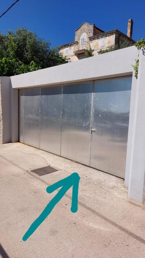 Apartman Kristina And Free Parking Mali Losinj Ngoại thất bức ảnh